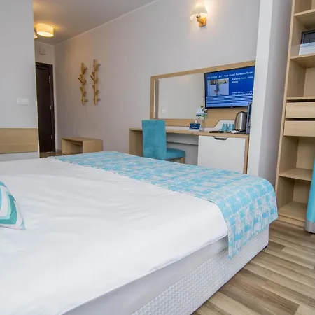 Nevis & Aqua Park Resort