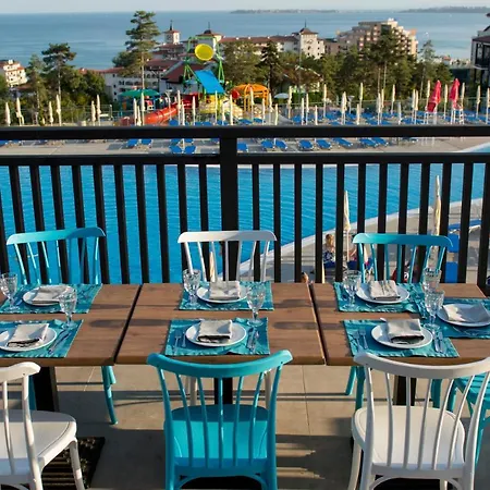Nevis & Aqua Park 4* サニービーチ