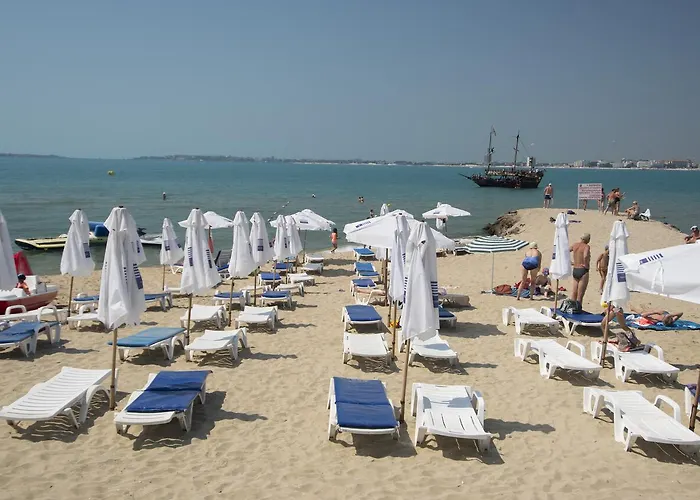 Nevis & Aqua Park Слънчев бряг