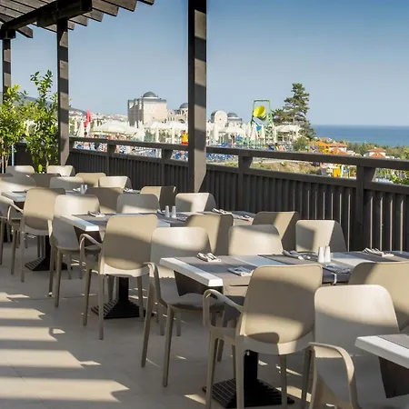 Semesteranläggning (resort) Nevis & Aqua Park 4*