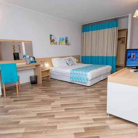 Semesteranläggning (resort) Nevis & Aqua Park 4*