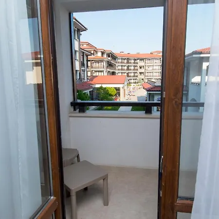 Nevis & Aqua Park Semesteranläggning (resort) Slăntjev Brjag