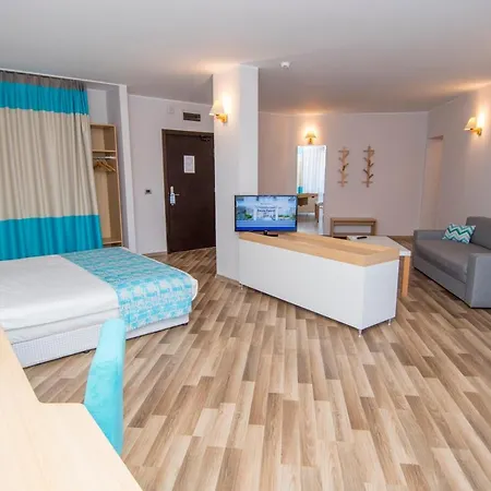 אתר נופש Nevis & Aqua Park 4*