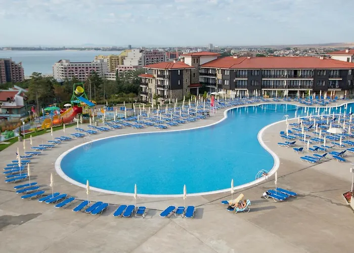 Üdülőközpont Nevis & Aqua Park Napospart