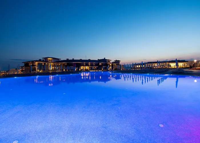 Nevis & Aqua Park Üdülőközpont 4*