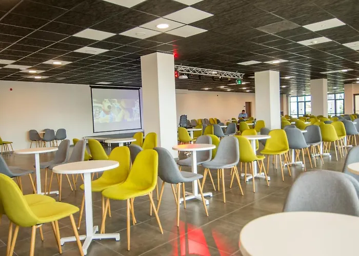 Nevis & Aqua Park Üdülőközpont Napospart