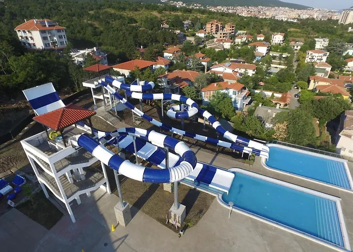 Rezort Nevis & Aqua Park Sluneční pobřeží