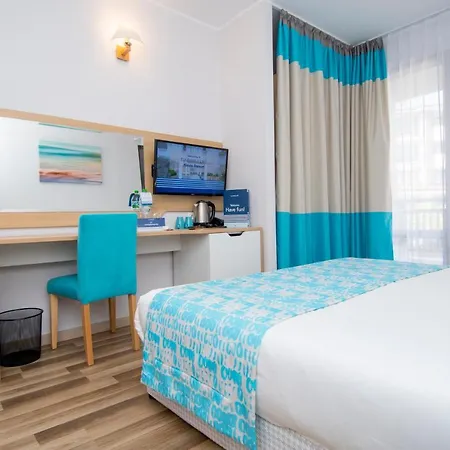 Nevis & Aqua Park 4* ساني بيتش