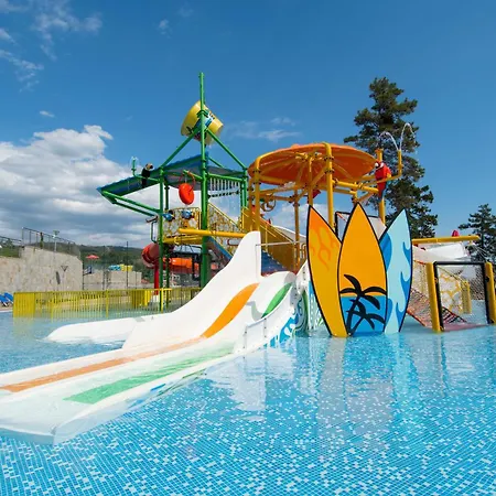 Nevis & Aqua Park Здравен курорт Слънчев бряг