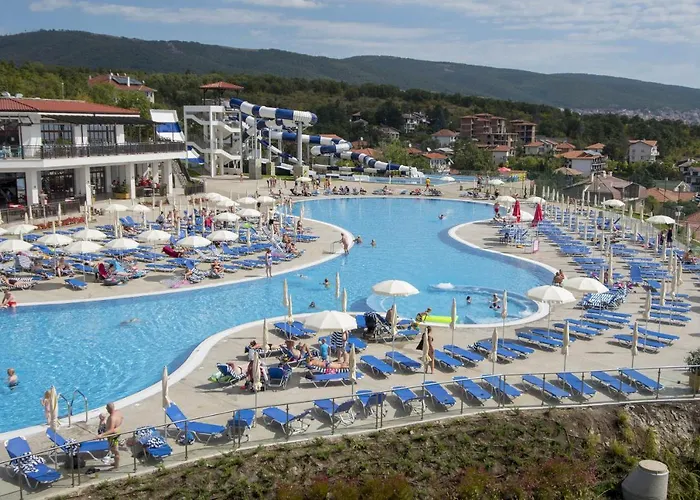 Üdülőközpont Nevis & Aqua Park 4*