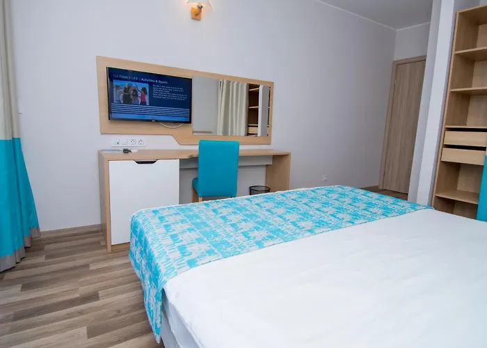 Nevis & Aqua Park 4* Σάνι Μπιτς