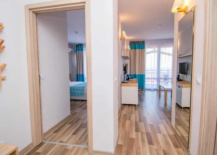 Nevis & Aqua Park 4* Σάνι Μπιτς