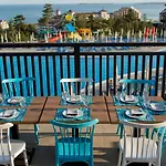 Nevis & Aqua Park 4* サニービーチ