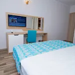 Nevis & Aqua Park 4* サニービーチ