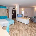 リゾート Nevis & Aqua Park 4*