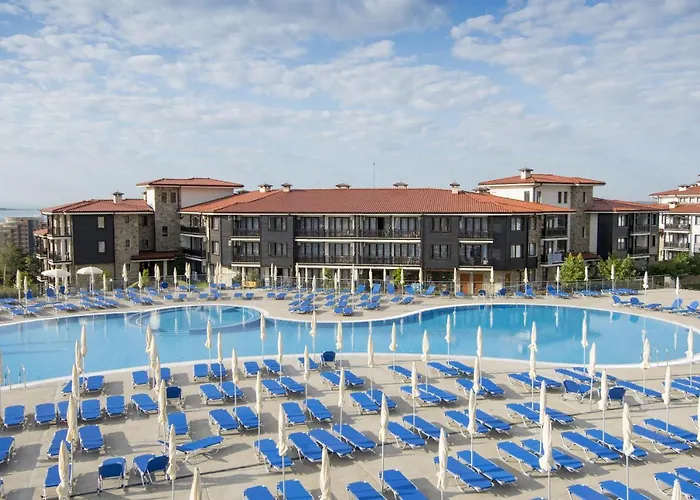 Nevis & Aqua Park אתר נופש