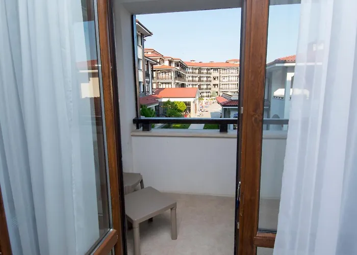 Nevis & Aqua Park Feriested Sunny Beach